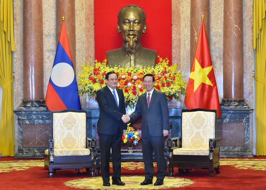 Chủ tịch nước Võ Văn Thưởng tiếp Thủ tướng Lào Sonexay Siphandone