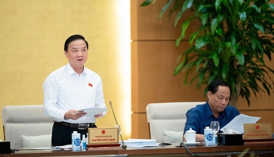 Phó Chủ tịch Quốc hội Nguyễn Khắc Định phát biểu. 