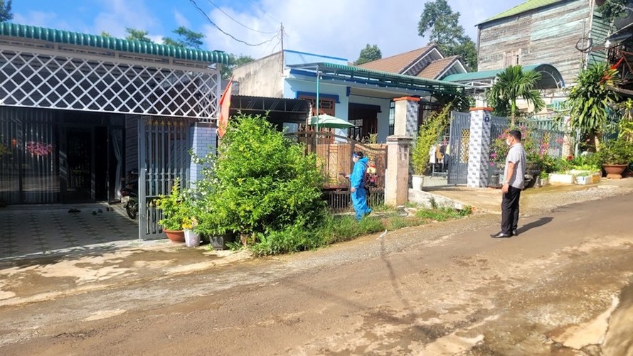 Phun hóa chất diệt muỗi tại phường Nghĩa Thành, thành phố Gia Nghĩa.