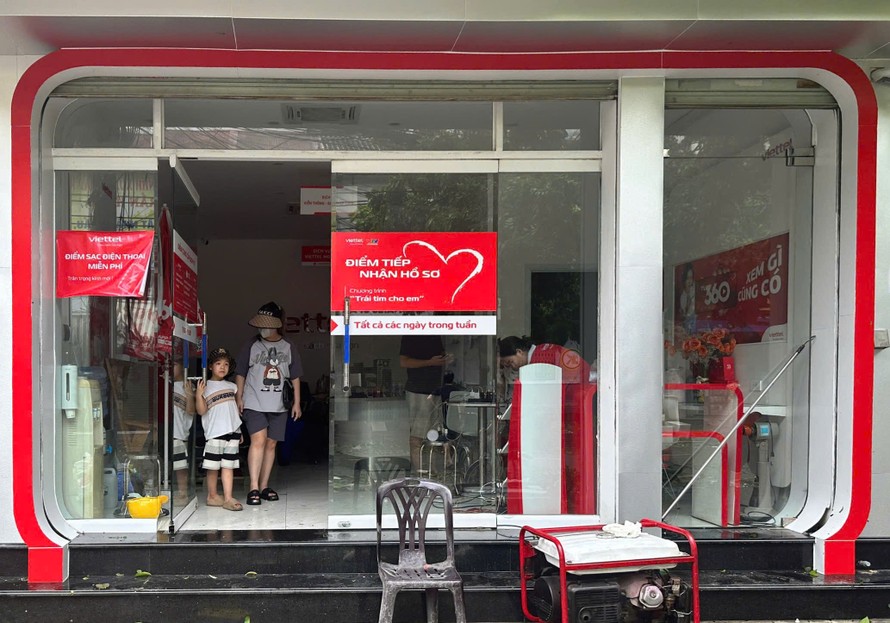 200 điểm sạc pin của Viettel được thiết lập phục vụ khách hàng. 