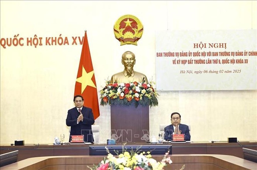 Thủ tướng Chính phủ Phạm Minh Chính và Chủ tịch Quốc hội Trần Thanh Mẫn chủ trì Hội nghị. 