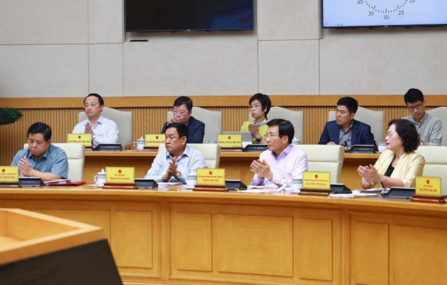 Các thành viên Chính phủ tham dự Phiên họp Chính phủ chuyên đề về xây dựng pháp luật, tháng 4/2025. 