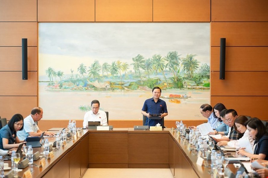 Phiên thảo luận tại tổ 13 chiều ngày 12/5.