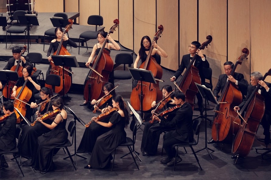 Gala “Đẹp & Chất” sẽ là món quà tinh thần giàu tính nghệ thuật mà ROX Group dành tặng CBNV