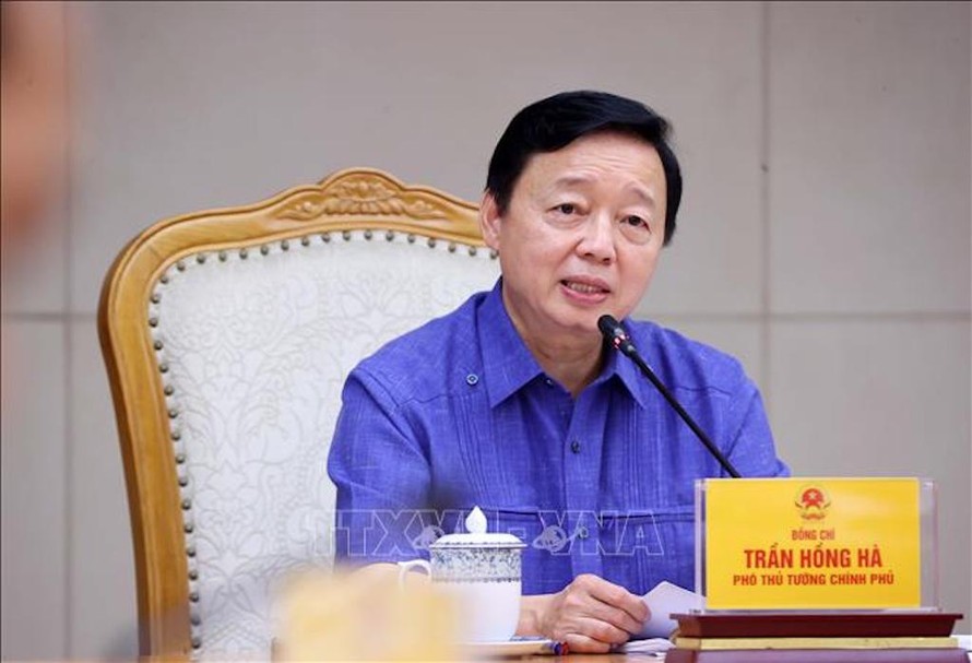 Phó Thủ tướng Trần Hồng Hà phát biểu chỉ đạo cuộc họp.