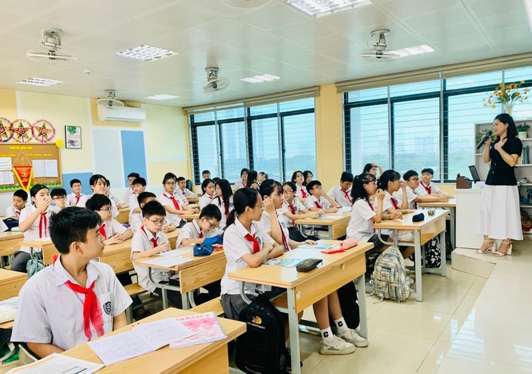 Sở Giáo dục và Đào tạo hướng dẫn, tổ chức thực hiện công tác phổ cập giáo dục, giáo dục bắt buộc, xóa mù chữ, xây dựng trường chuẩn quốc gia và xây dựng xã hội học tập trên địa bàn tỉnh.