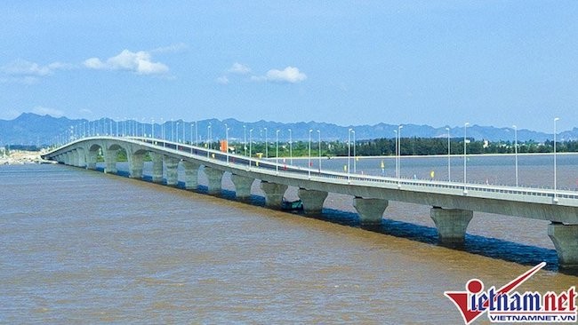 Bộ GTVT yêu cầu giải trình sai sót ở cầu vượt biển dài nhất VN
