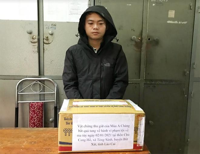 Đối tượng Cháng và tang vật vụ án. (Ảnh: Công an Nhân dân)