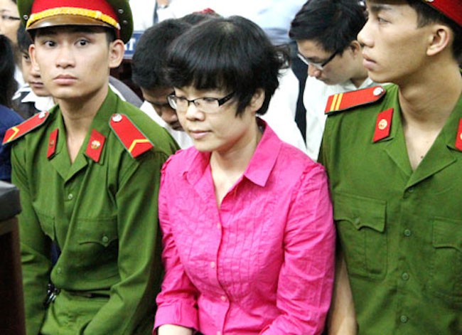 Liên quan đến việc ủy quyền cho nhân viên mang tiền sang Vietinbank gửi để Huyền Như chiếm đoạt, 10 sếp Navibank bị truy tố. Ảnh: Hải Duyên.