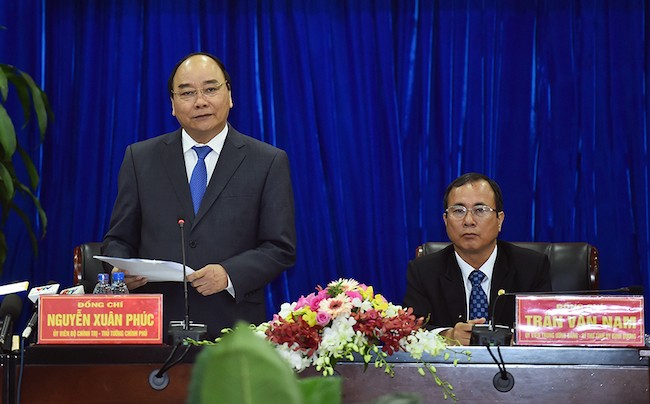 Thủ tướng: ‘đừng để công nhân không có tiền về quê’