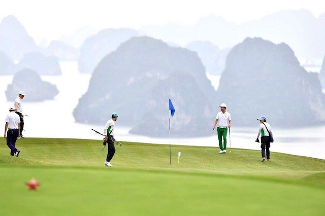 ​Sân FLC Ha Long Golf Club có tổng diện tích 224 ha, nằm trên đồi cao thuộc Quần thể du lịch nghỉ dưỡng FLC Hạ Long Bay Golf Club. Ảnh, Quang Thắng