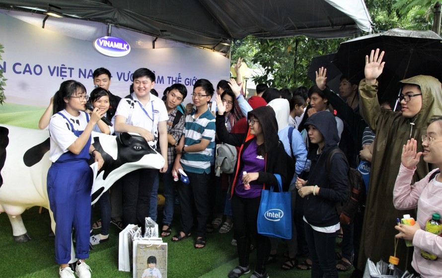 Vinamilk đồng hành cùng ‘Ngày hội việc làm Bách Khoa 2017’