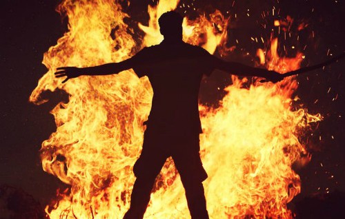 Các ca tự bốc cháy khiến khoa học băn khoăn. Ảnh: MH