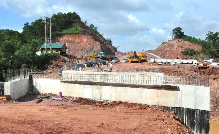 Cò đất đang tìm cách thổi giá đất Vân Đồn. Ảnh minh họa