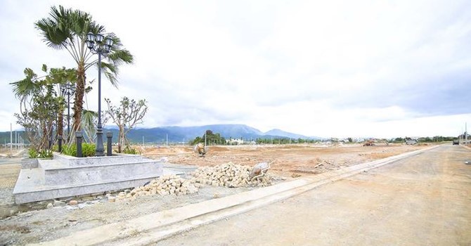 Việc “ngập” trong các dự án treo đã khiến cho thành phố, đặc biệt là các quận quận Sơn Trà, Liên Chiểu tồn tại nhiều khu đất trống (ảnh minh họa)