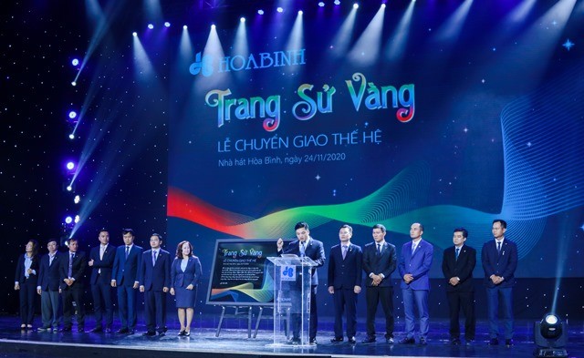 Ông Lê Viết Hiếu tuyên thệ trong lễ nhậm chức