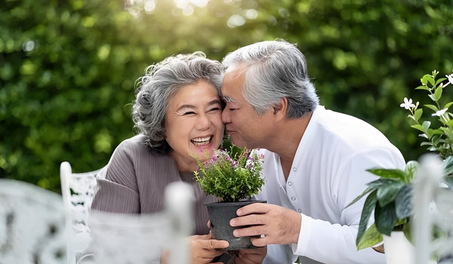 Nền kinh tế bạc thúc đẩy các doanh nghiệp và chính phủ suy nghĩ lại về các mô hình dịch vụ và đáp ứng nhu cầu tinh tế của người cao tuổi, ảnh minh họa.