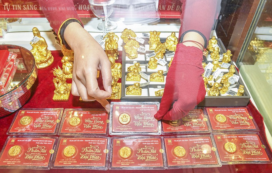 Chuyên gia văn hóa lên tiếng trước hiện tượng “săn vàng” bất chấp rủi ro trong ngày vía Thần Tài