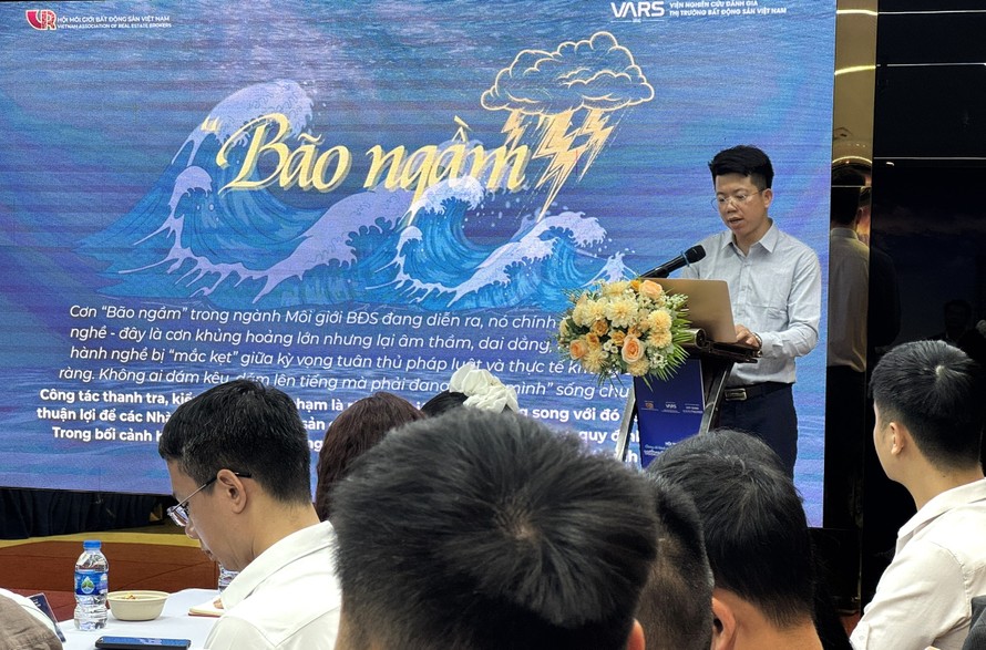 Khủng hoảng chứng chỉ hành nghề : Cơn “bão ngầm” trong ngành Môi giới BĐS