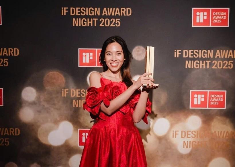 Phạm Hồng Linh nhận giải Vàng iF DESIGN AWARD 2025.