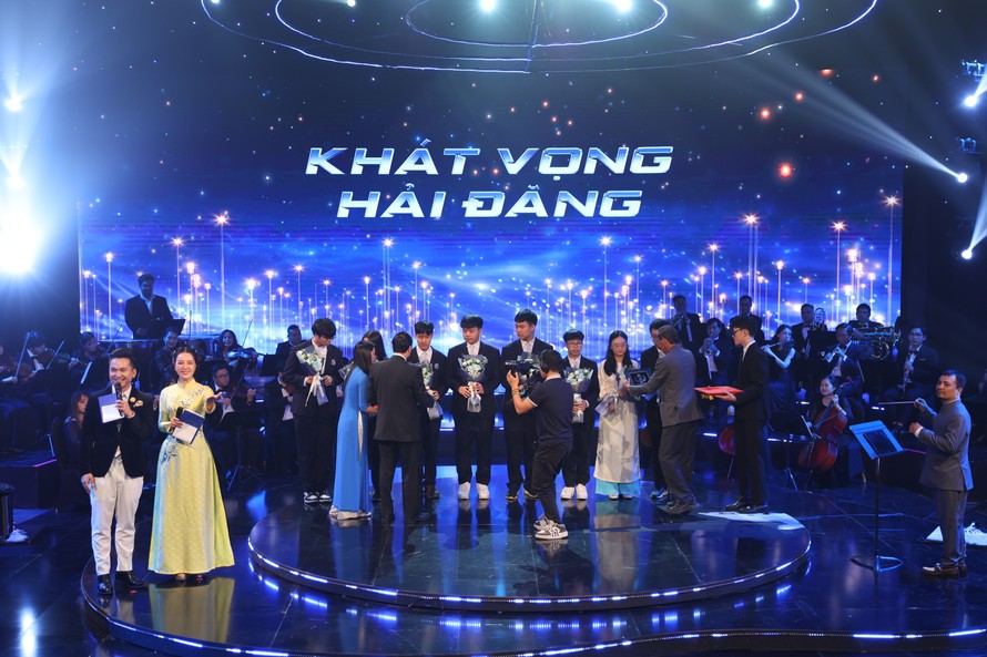 Chương trình truyền hình “Khát vọng Hải đăng” - Tôn vinh những con người thắp sáng tương lai bằng trí tuệ và lòng kiên định