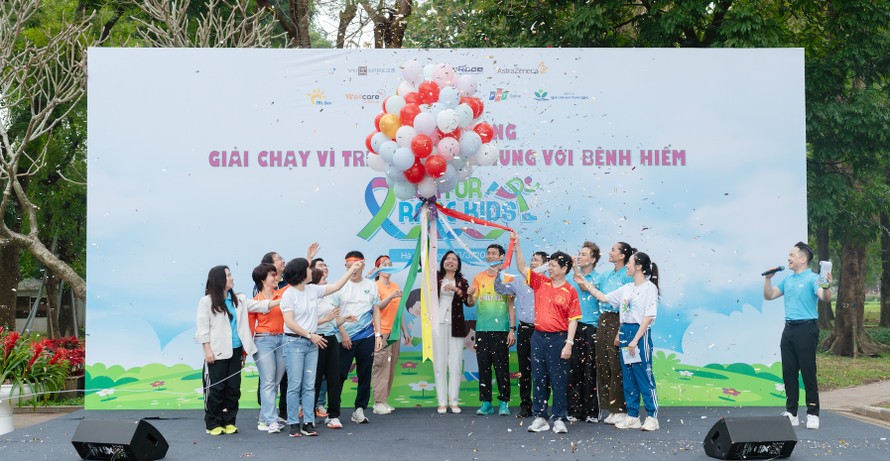 Lễ phát động chạy vì bệnh nhi bệnh hiếm.