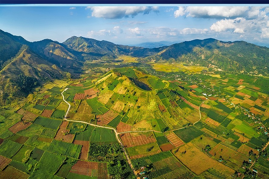 Núi lửa Chư Đăng Ya, Gia Lai, một trong những điểm du lịch ấn tượng được du khách yêu thích. 