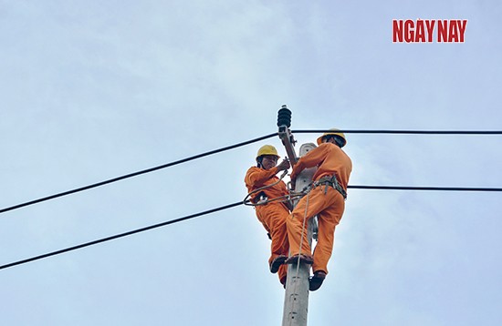 EVN cần phải chịu trách nhiệm khi hóa đơn tiền điện tăng chóng mặt. Ảnh: Xuân Thọ