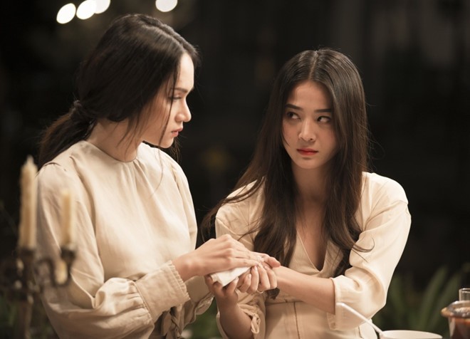 Hương Giang trong MV “Em đã thấy anh và người ấy”.