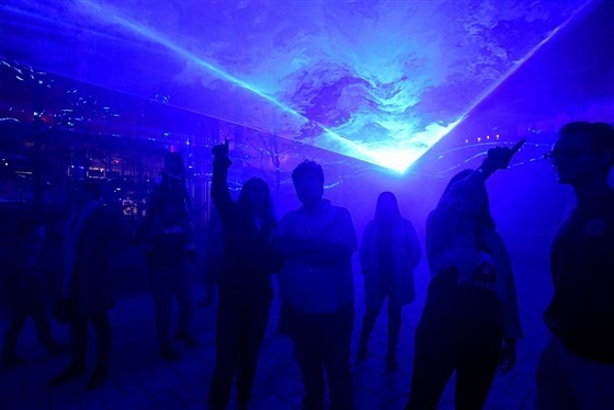 Dùng ánh sáng 'vẽ' nên bức tranh biến đổi khí hậu