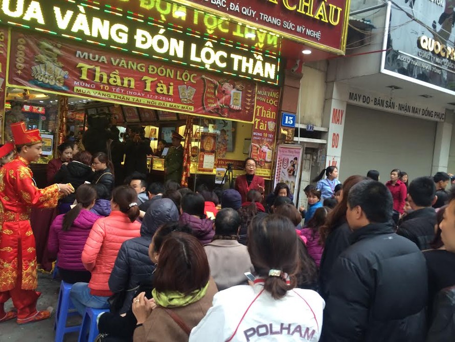 Vì sao nhiều người muốn mua vàng ngày vía Thần tài?
