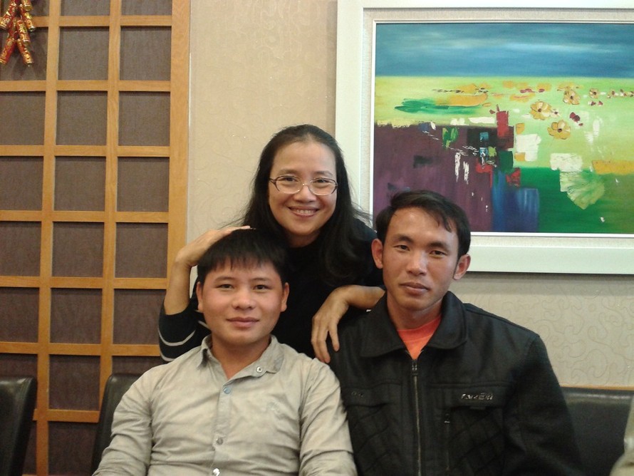 Oô giáo Thu Nguyệt và học trò của mình