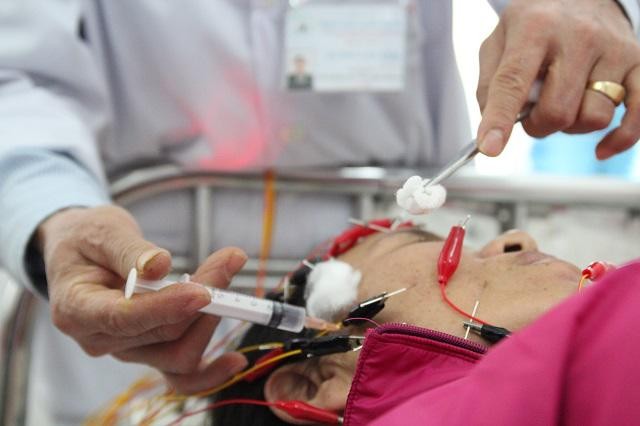 Hà Nội: Rét đậm dưới 9 độ C, số người nhập viện vì méo mồm, trợn mắt gia tăng