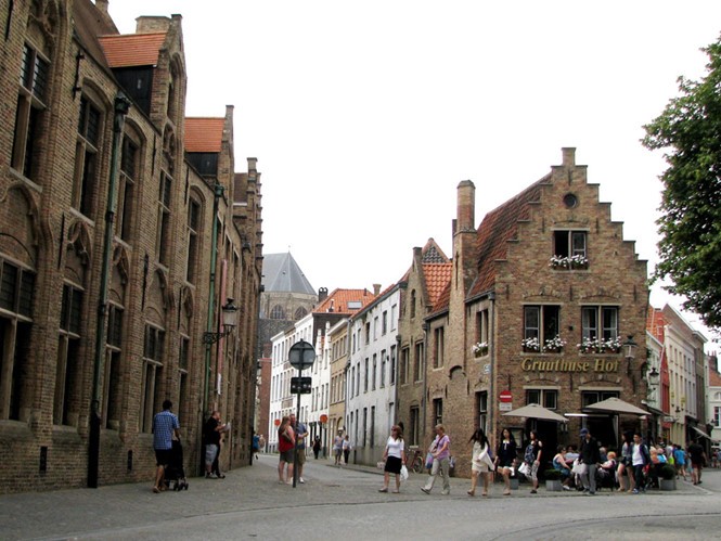 Một góc phố yên bình ở Bruges (Bỉ) 