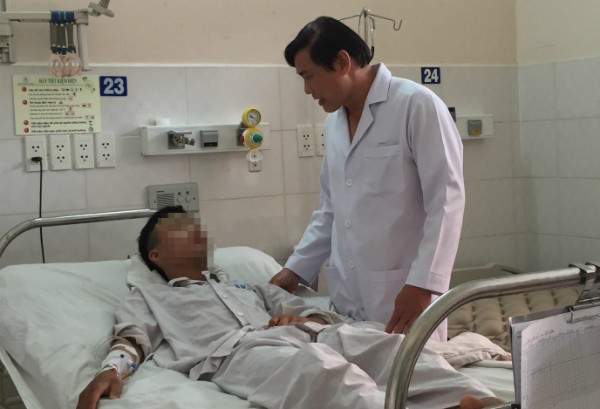 Bệnh nhân hồi phục chuẩn bị xuất viện chiều 17/5. Ảnh: Lê Phương.