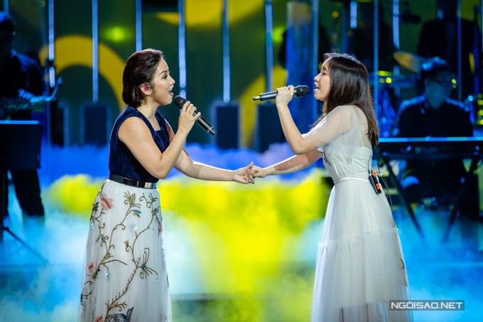 Con út 16 tuổi của Mỹ Linh gây bất ngờ về giọng hát cao vút