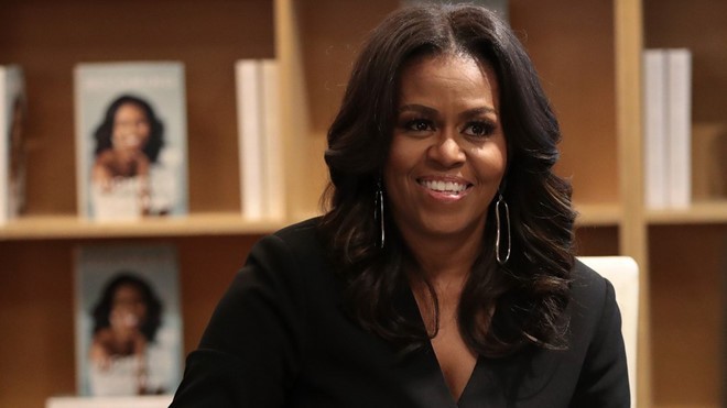 Hồi ký của bà Michelle Obama trở thành sách bán chạy nhất năm 2018