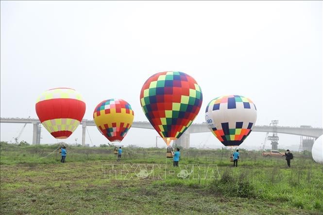 Dịch vụ trải nghiệm bay trên khinh khí cầu tạm dừng vì thời tiết xấu