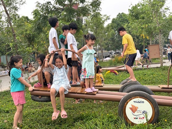 Mang sân chơi mùa hè tới trẻ em ngoại thành Hà Nội