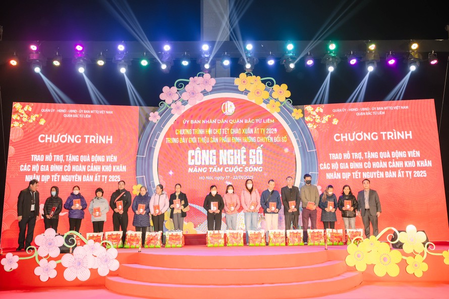 Lễ khai mạc Hội chợ Tết chào Xuân Ất Tỵ 2025 tại quận Bắc Từ Liêm