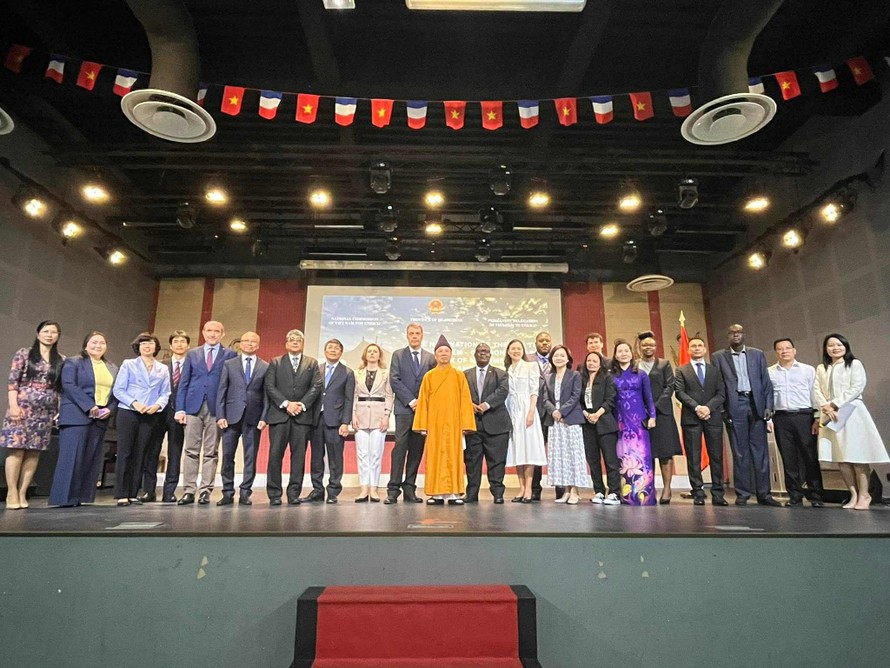 Phái đoàn cấp cao của Unesco, phái đoàn thường trực Việt Nam bên cạnh UNÉSCO, lãnh đạo 3 tỉnh Quảng Ninh, Bắc Giang và Hải Dương nỗ lực quảng bá di sản tại Pháp