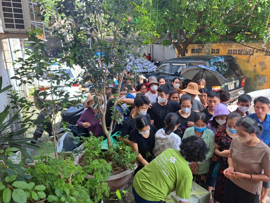 Bếp Thiện Tâm đã nấu và trao tặng hơn 100.000 suất cơm, xôi, bánh mì miễn phí cho bệnh nhân nghèo