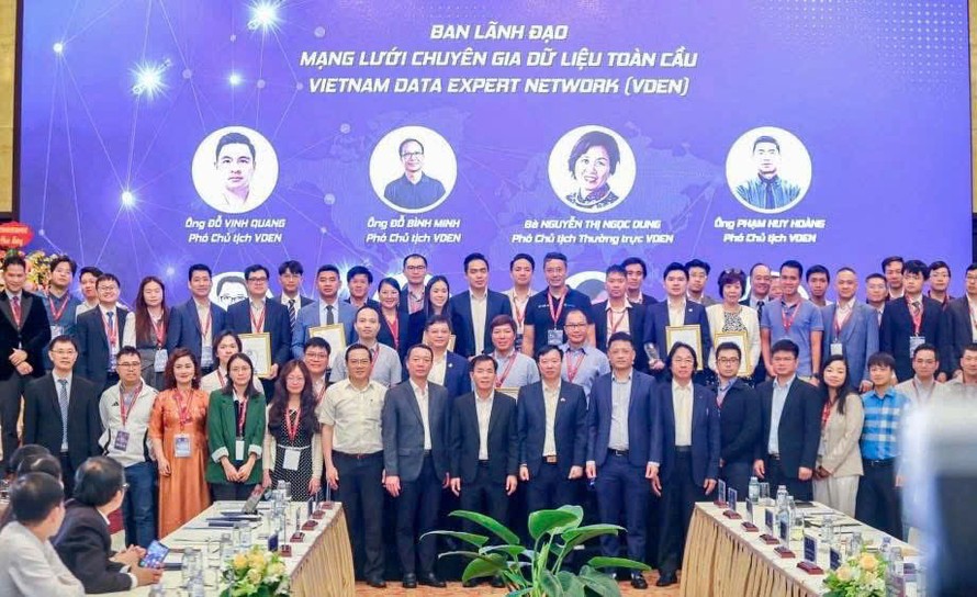 Lễ ra mat mạng lưới chuyên gia dữ liệu toàn cầu ngày 16/10 tại thành phố Huế