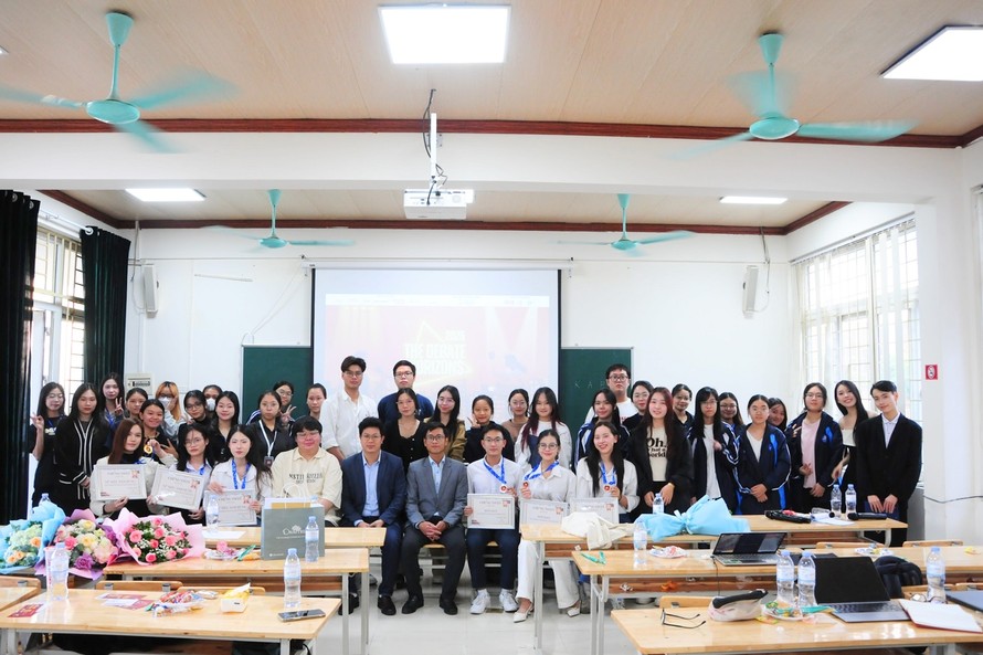 Sinh viên tranh biện về con đường hội nhập của Việt Nam tại chung kết Debate Horizon 2025
