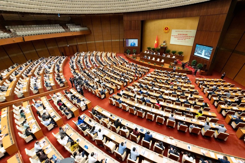 Thời gian bắt đầu và kết thúc bỏ phiếu vào ngày bầu cử được quy định thế nào?