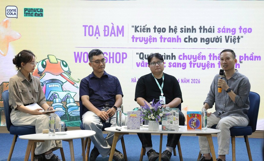 Các diễn giả trao đổi về hệ sinh thái truyện tranh cho người Việt.