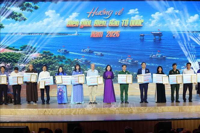 Hơn 55 tỷ đồng chung tay ủng hộ vì biên giới, biển đảo của Tổ quốc