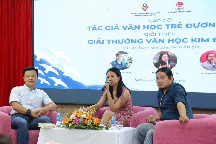 Các diễn giả tham dự Chương trình. (Ảnh: Đỗ Phú)