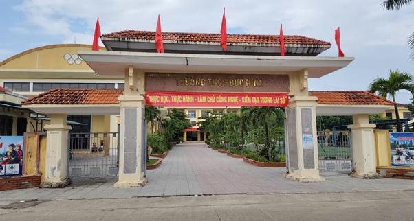 Trường THCS Đức Ninh nơi bốn học sinh lớp 6 chưa thành thạo kỹ năng đọc và viết đang theo học. (Ảnh: Hoàng Anh)