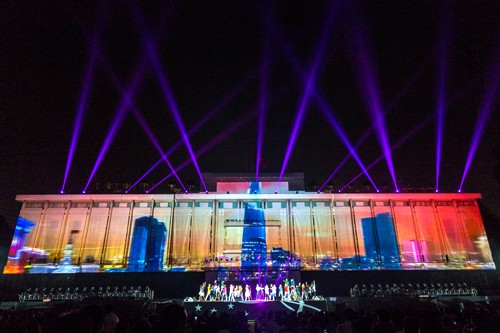 Chương trình biểu diễn ánh sáng nghệ thuật kết hợp âm nhạc từng được tổ chức ở Dinh Thống Nhất trước đây. 